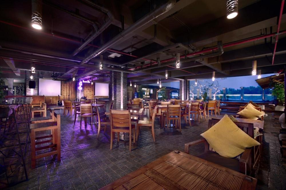 阿斯顿任抹酒店及会议中心 Jembel 外观 照片